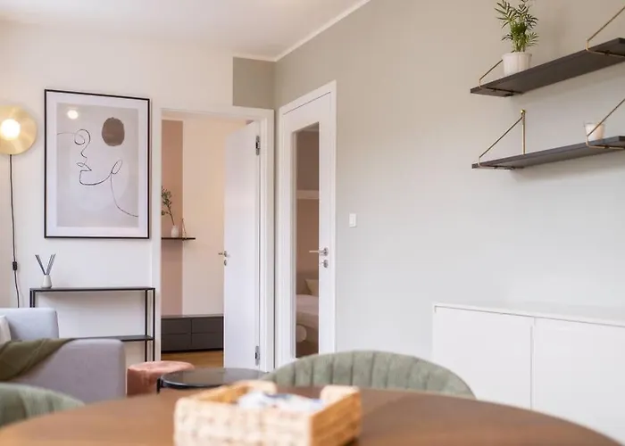 דירה Charming For Two In Uptown *